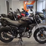 Seeing the Hero Xtreme 125R sport bike, the youth were left stunned!