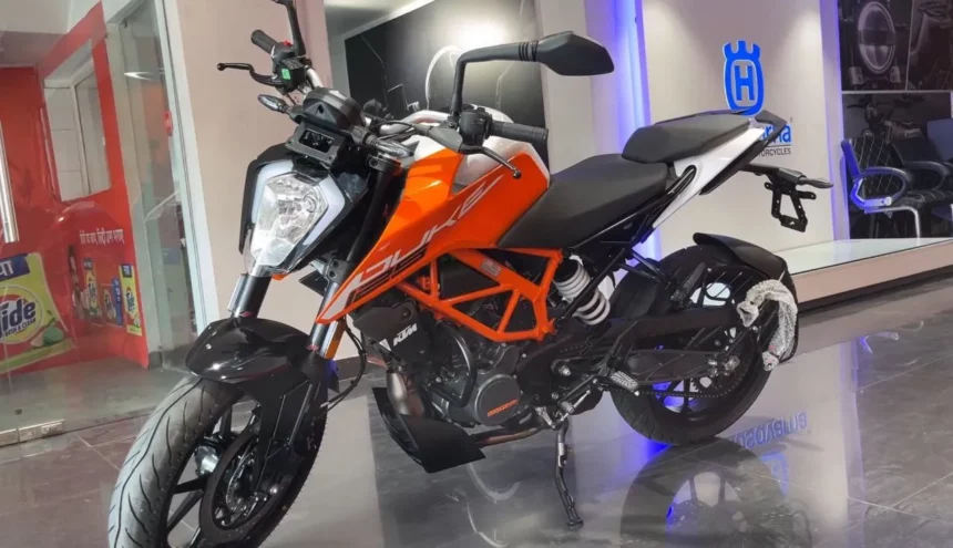 The KTM Duke 125 is available with a discount of Rs 10,000. Know price, features and more